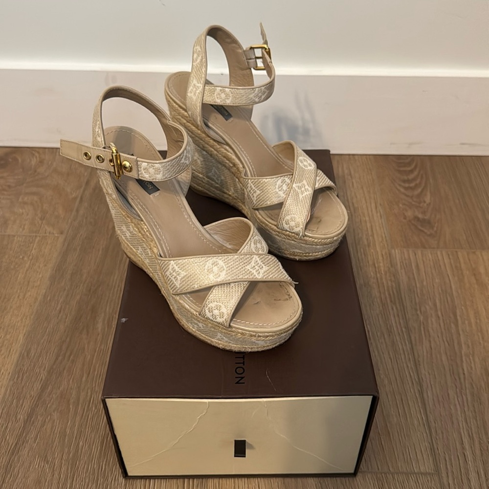 Louis Vuitton Size 40 NIL Wedge